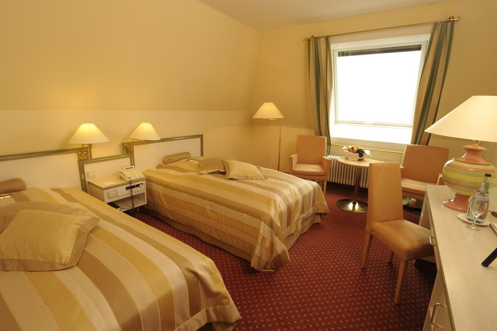 Panoramahotel Waldenburg Вальденбург Номер фото