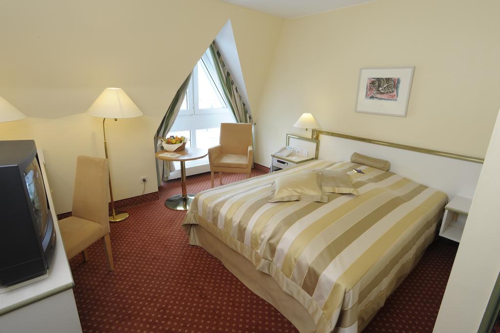 Panoramahotel Waldenburg Вальденбург Екстер'єр фото